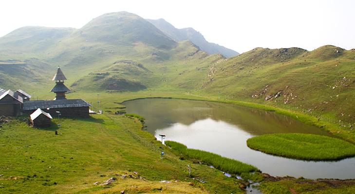 prashar lake trek thrillophilia